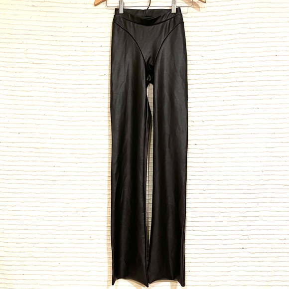 NWOT SKIMS FAUX LEATHER BOOT CUT PANT-SOOT size xs - Picture 4 of 11